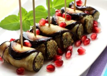 CEVİZLİ PATLICAN RULO.