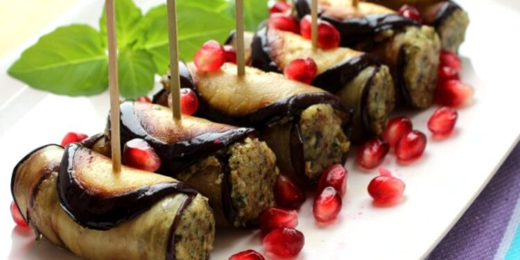 CEVİZLİ PATLICAN RULO.