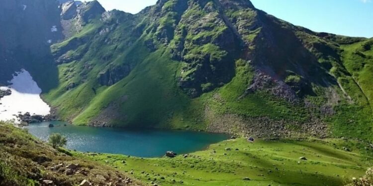 Mzı Gölü (Auadharа köyüne 7 km)
