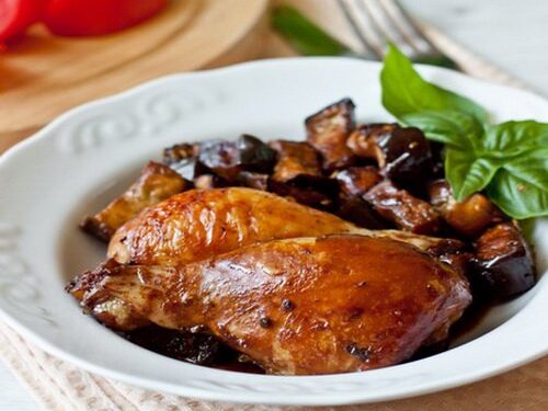 Цыпленок с баклажанами 