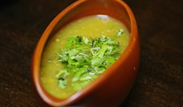 Аҳәаса сызбал-соус из зеленой алычи