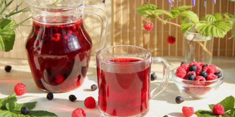 Ашәырхкқәа ирылхны ашәырӡы -компот из свежих плодов