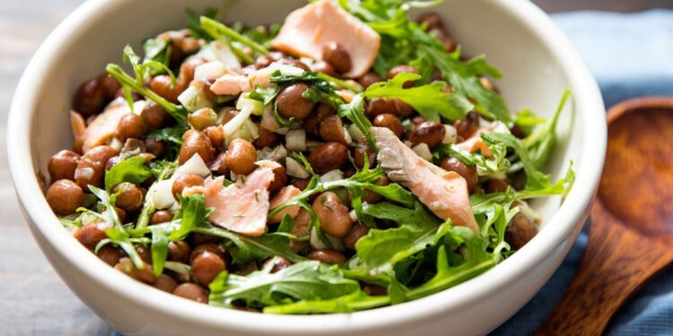 Салат из фасоли с брезаолой и пекорино