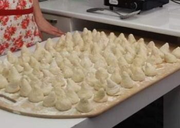 Ахәажә-вареные хлебцы из кукурузной муки с сыром