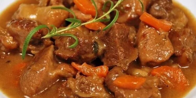 Жаркое с лимонным соусом