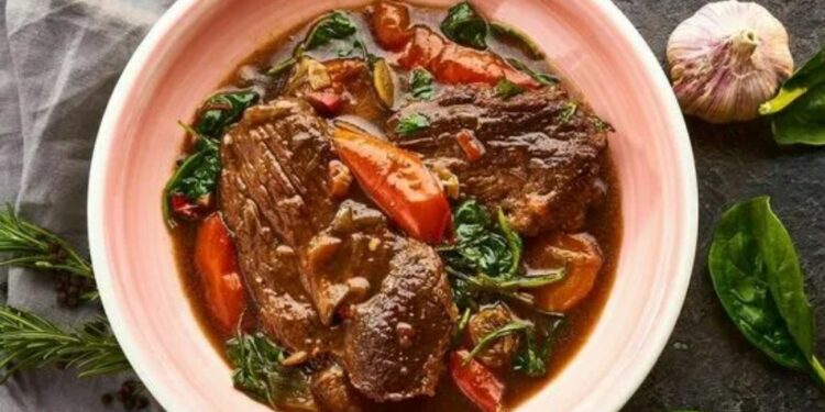 Жаркое в кисло -сладком соусе