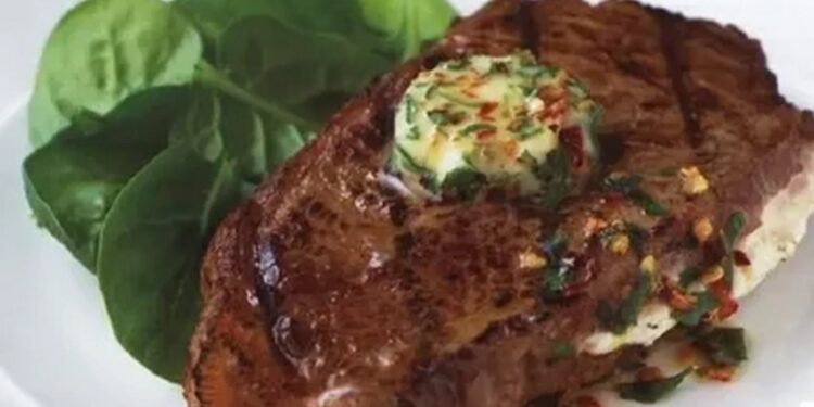 Жареная говядина с ветчиной