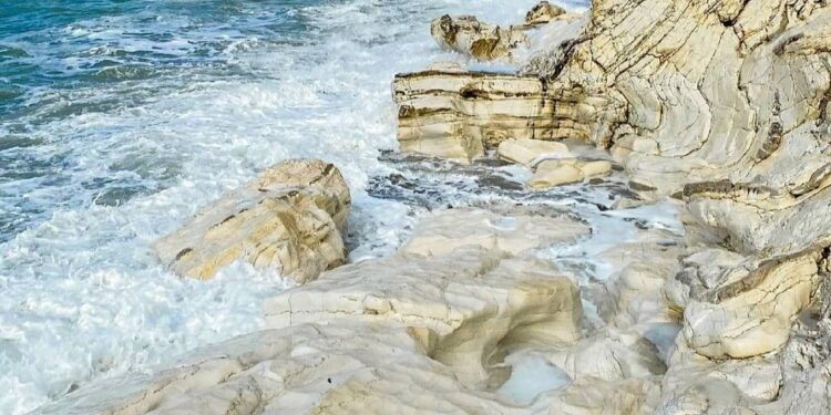 Abhazya:Beyaz Kayalar