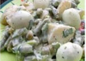 Bıldırcın yumurtalı yeşil fasulye salatası 