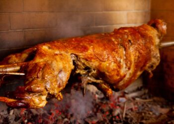 Ауаса аҵәы иахаҵаны иӡны-барашек на вертеле