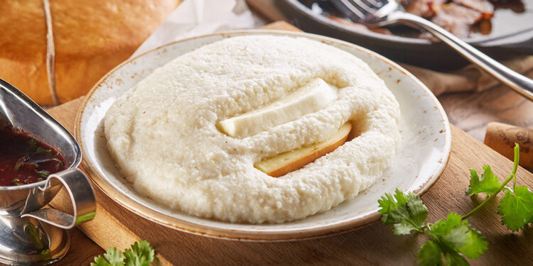 Аиӷбысҭа-мамалыга из кукурузной крупы