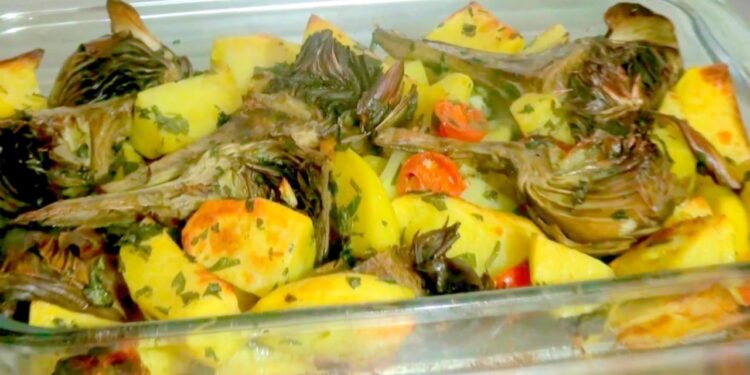 Овощи , запеченные с артишоками.
