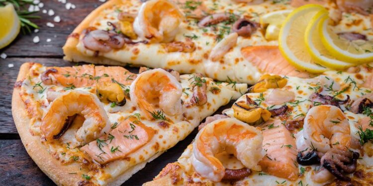 Пицца с морепродуктами “Морское изобилие”