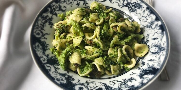 Ушки с брокколи