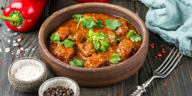 Ахыхшьыхқәа атомати аџьымшьи рыла еиҵаџьны-субпродукты в луково-томатном соусе