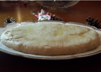 Ашларкәнта-мамалыга заправленная ореховым маслом