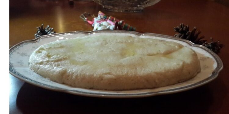 Ашларкәнта-мамалыга заправленная ореховым маслом