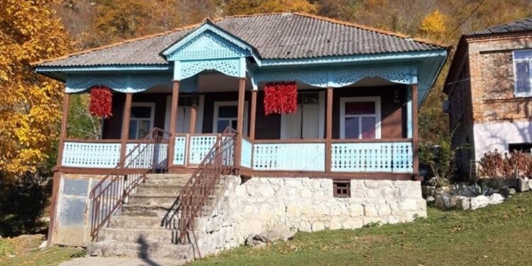 Aatsi köyündeki Huartskiya ailesinin geleneksel akuaskia.