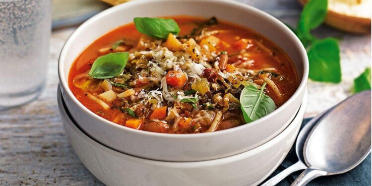 Минестроне с курицой.