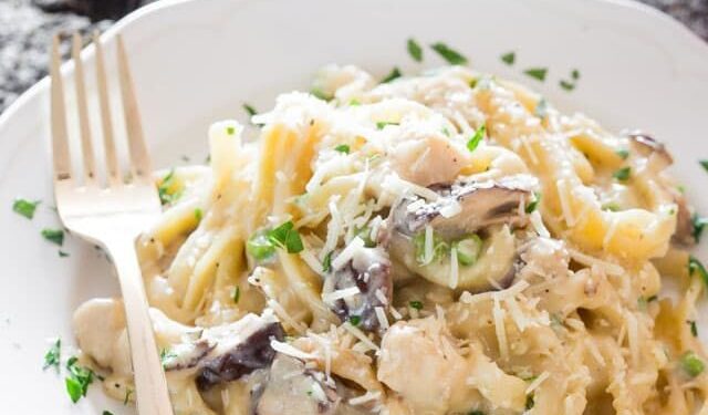 Спагетти с грибами в сливочном соусе