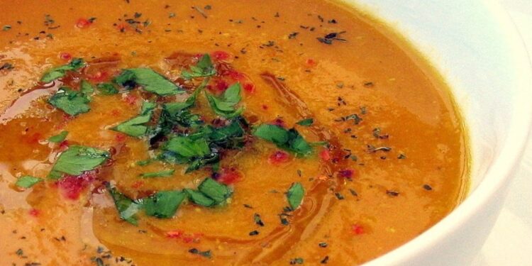 Суп из красной чечевицы -kırmızı mercimek çorbası