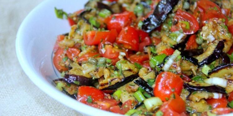 Салат из баклажанов- Patlıcan salatası