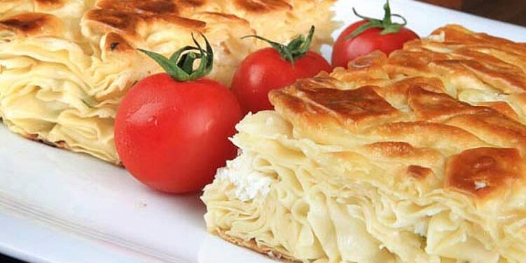 Пирог из вареных лепешок- su böreği