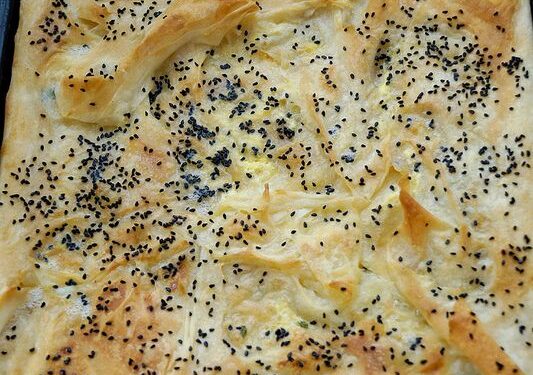 Пирог на противне -tepsi böreği