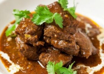 Акәырма – тушеная баранина с пряностями