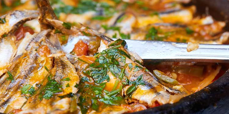 Тушеная рыба-Balık buğulama