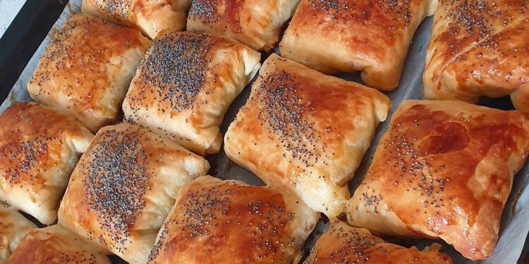 Начинка из курицы Tavuklu börek içi