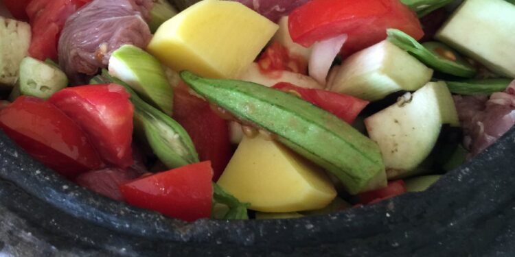 Летнее овощное ассорти с мясом-yaz türlüsü