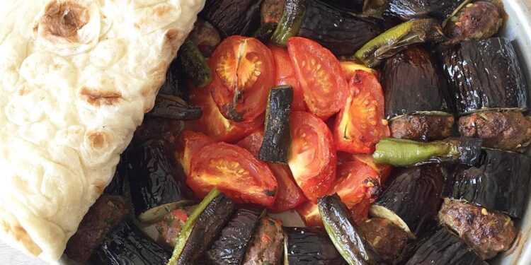 Кебаб с баклажанами patlıcan kebabı