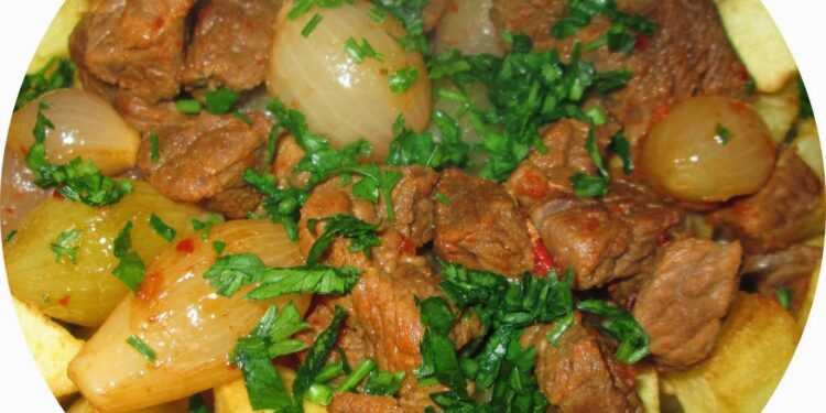 Тушеная говядина с луком – sığır papaz yahnisı