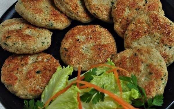 Котлеты из курицы -tavuk köfteri