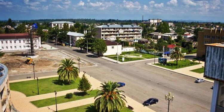 Abhazya’nın Oçamçıra şehri Karadeniz kıyısında yer almaktadır.