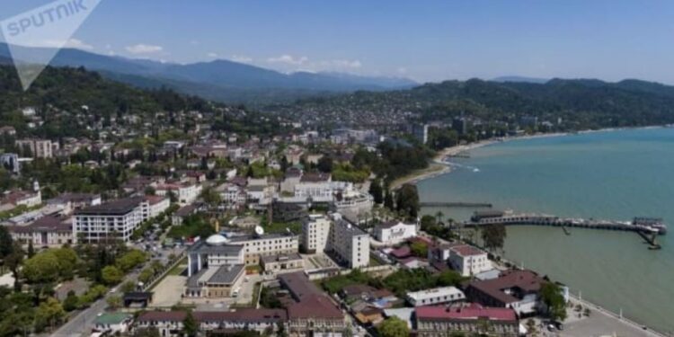 Rusya’nın Güney Osetya ve Abhazya’nın bağımsızlığını tanımasını geri çekmesini talep ettiler.