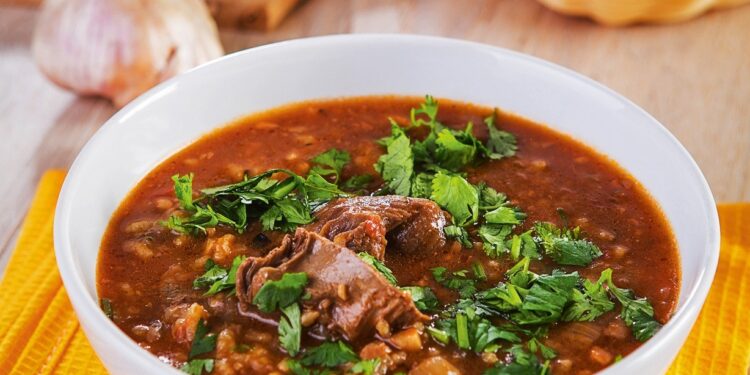 Kabuğu çıkarılmış taneli kuzu çorbası- Ауасажьи арыцтәқәеи ирылху арца