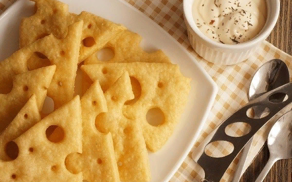 ЛЕГКИЕ СЫРНЫЕ КРЕКЕРЫ