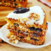 Медовик с черносливом и орехами