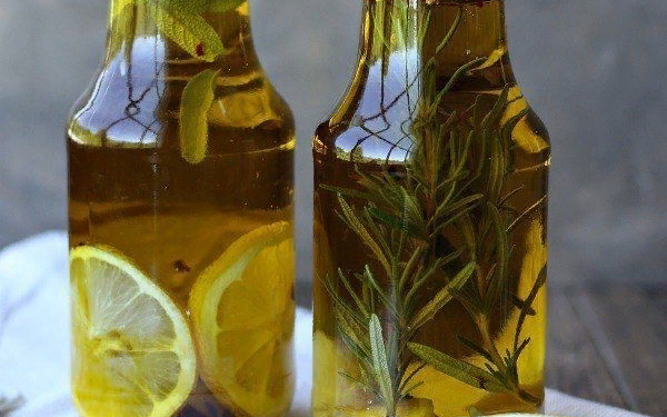 Лимонно-розмариновое масло к салатам