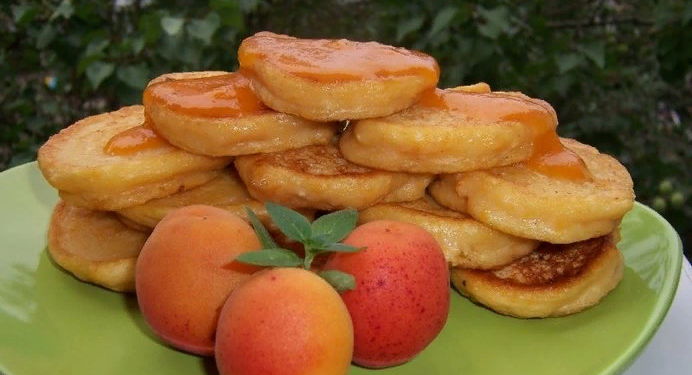 Абрикосовые сырники.