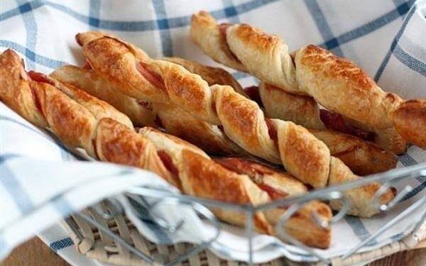 Слоеные палочки с ветчиной