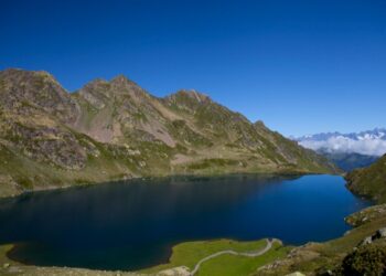 Deniz seviyesinden 2530 metre yükseklikte bulunan Darikuara Gölü.
