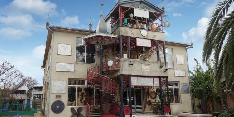 Ldzaa köyündeki sıradışı müze .