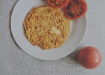 Акәтаӷь ԥсыуала иӡны-Яичница по-абхазски