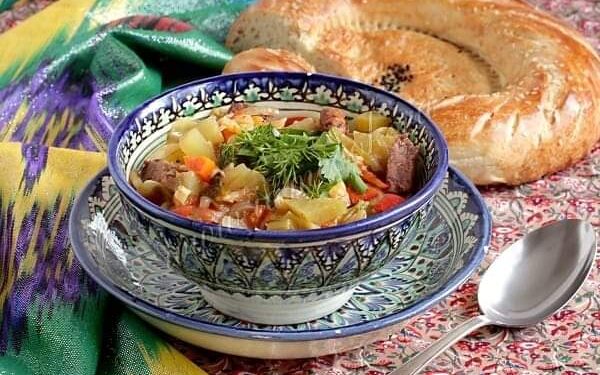 Мясной суп Лагман по-узбекски, с говядиной