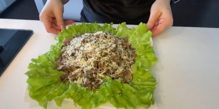 Mantarlı cevizli salata 😋