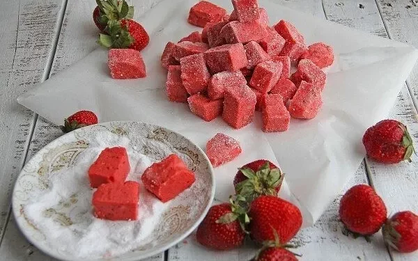 Клубничный “Рахат-лукум”