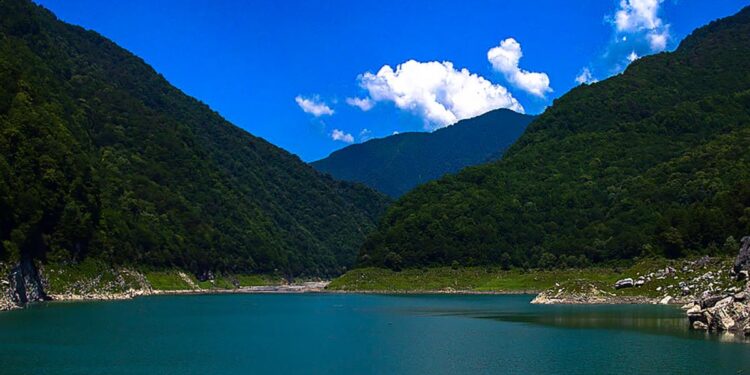 Depremden sonra oluşan Abhazya’nın 2’ci büyük gölü .